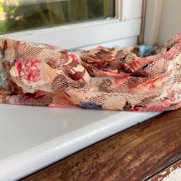 Anthropologie Mesh Twist  Floral Headband - Picture 9 of 10